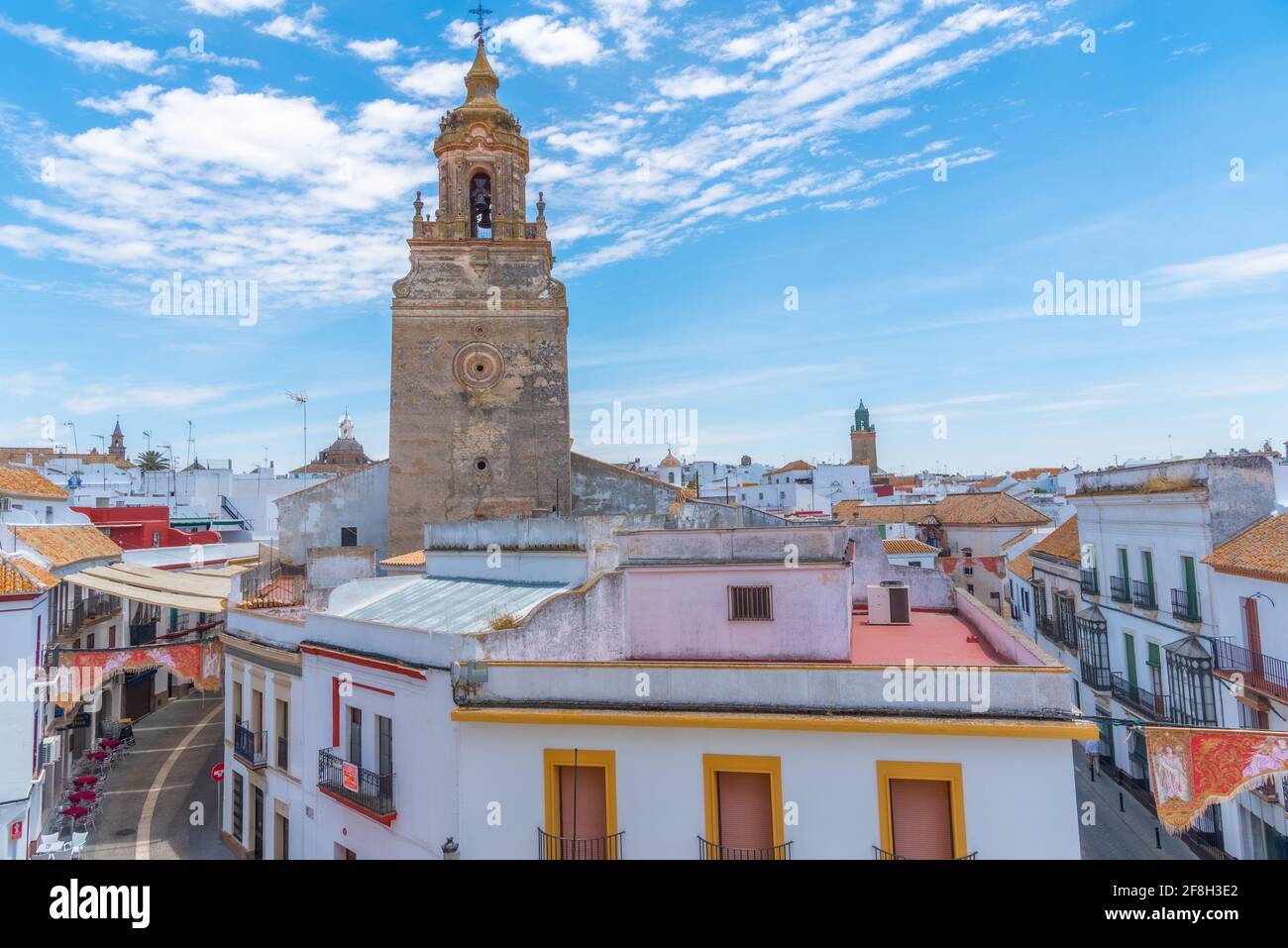 Campanile della chiesa di San Bartolome a Carmona, Spagna Foto Stock