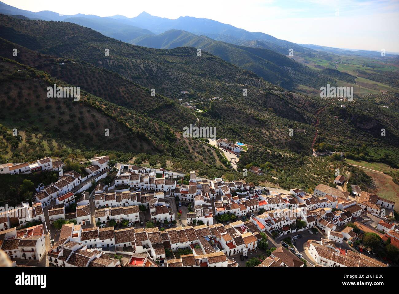 Spagna, Andalusia, comune Zahara de la Sierra in provincia di Cadice, alla Ruta de los Pueblos Blancos, strada per le Città bianche di Andalusi Foto Stock