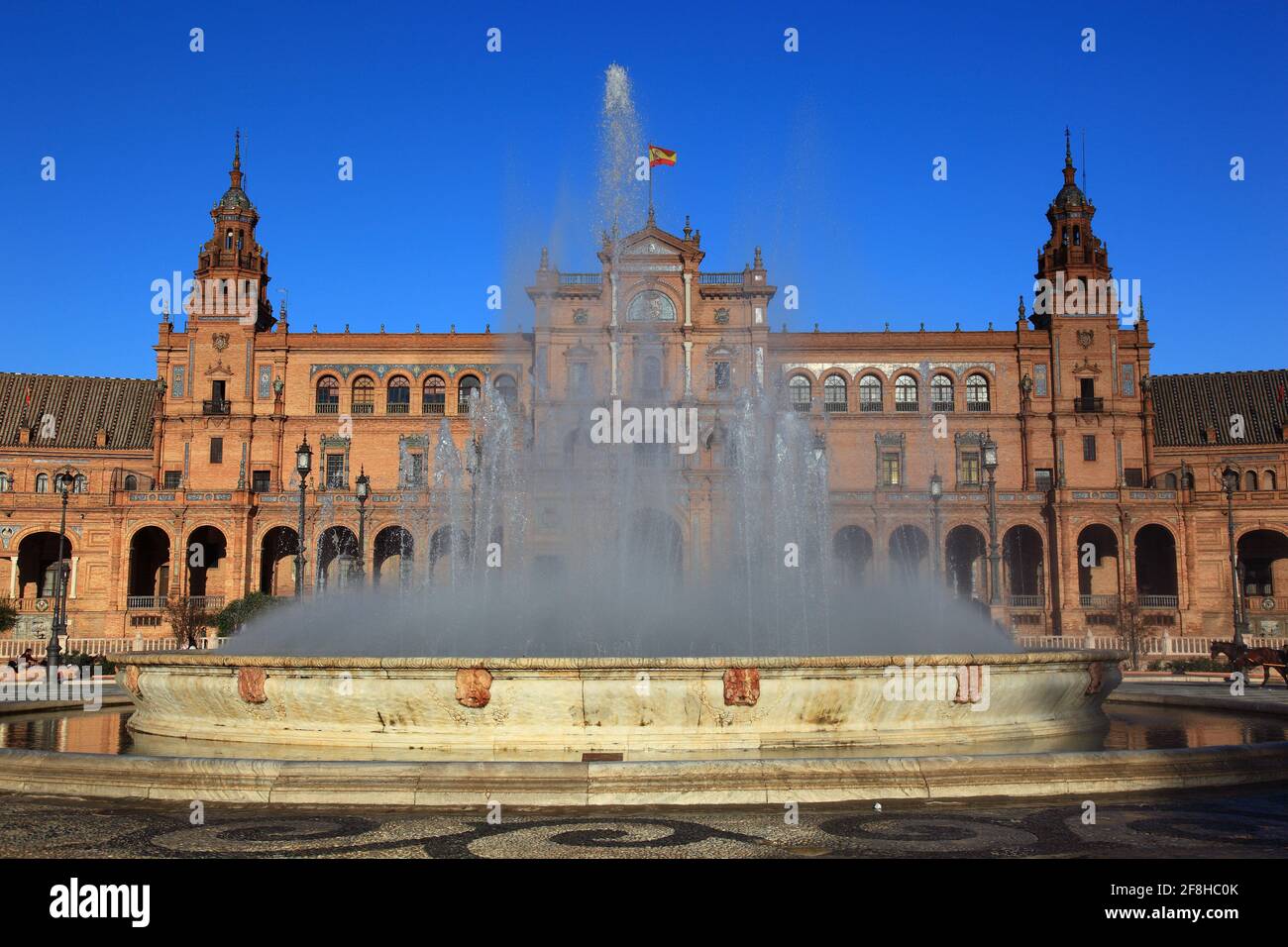 Plaza de Espana, Piazza Spagna, una piazza situata nel Parque de Mar?a Luisa, Parco Maria Luisa, a Siviglia, Spagna, Andalusia Foto Stock