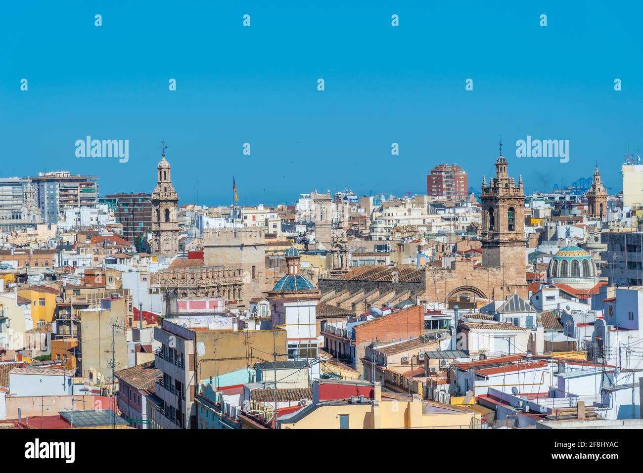 Lonja de la seda e mercato centrale visto da Torre de Quart a Valencia, Spagna Foto Stock