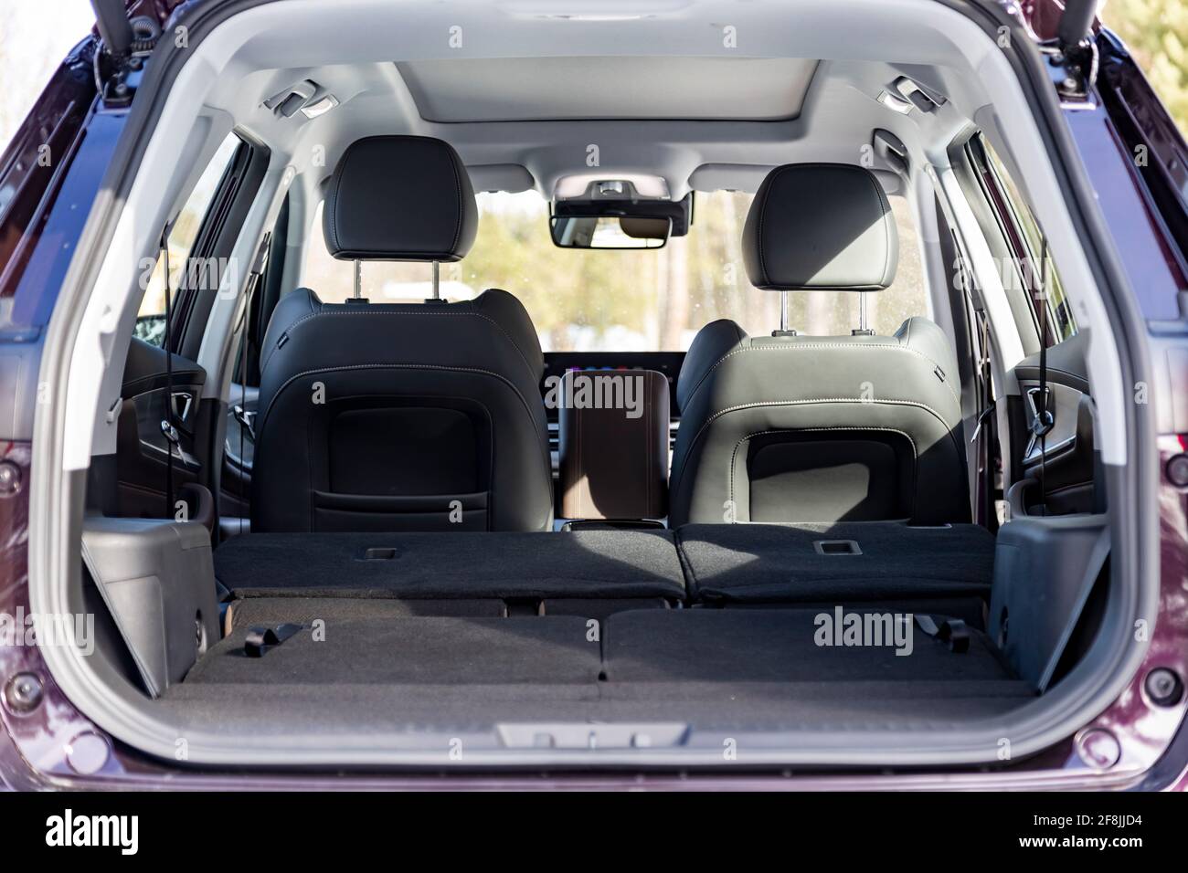 Mosca, Russia - Marzo, 18.2021: Vano vuoto interno vuoto con sedili flor piatti di nuovo moderno SUV Chery tiggo 8 pro minivan da sette posti cinese Foto Stock
