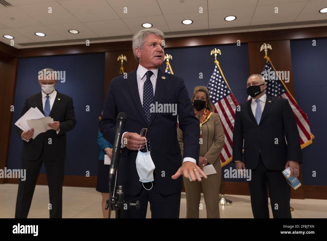 Washington, Stati Uniti. 14 Apr 2021. Il Rep. Michael McCaul (R-TX) ha parlato alla conferenza stampa che si terrà martedì 13 2021 aprile a Washington, nel Campidoglio degli Stati Uniti. I membri repubblicani della Camera hanno parlato del loro recente viaggio nel confine meridionale e dell’aumento dei bambini che attraversano il confine negli Stati Uniti. Photo by Tasos Katopodis/UPI Credit: UPI/Alamy Live News Foto Stock