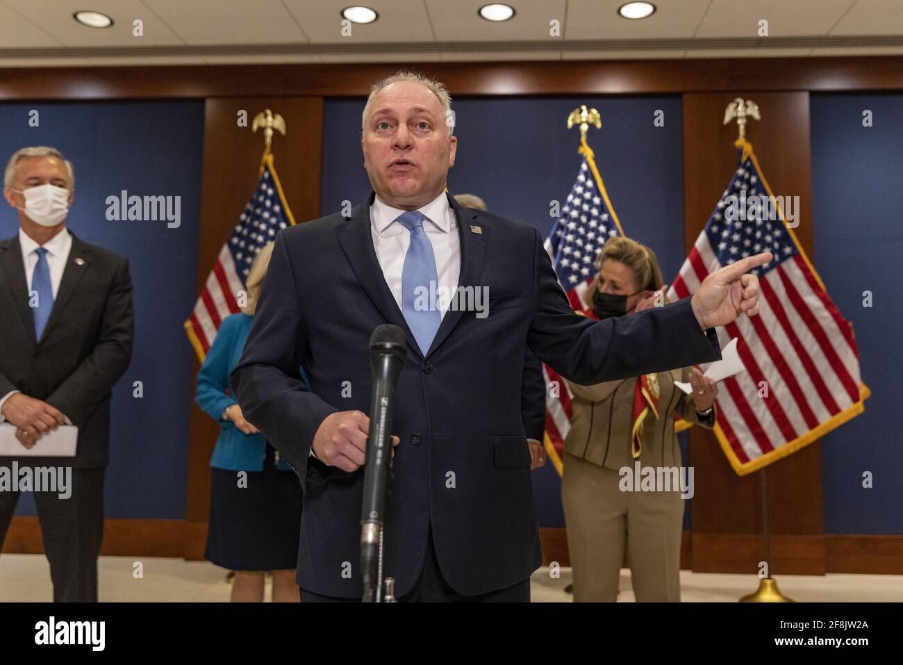Washington, Stati Uniti. 14 Apr 2021. Il Rep. Steve Scalise (R-LA) parla ad una conferenza stampa al Campidoglio degli Stati Uniti a Washington, DC martedì 13 2021 aprile. I membri repubblicani della Camera hanno parlato del loro recente viaggio nel confine meridionale e dell’aumento dei bambini che attraversano il confine negli Stati Uniti. Photo by Tasos Katopodis/UPI Credit: UPI/Alamy Live News Foto Stock