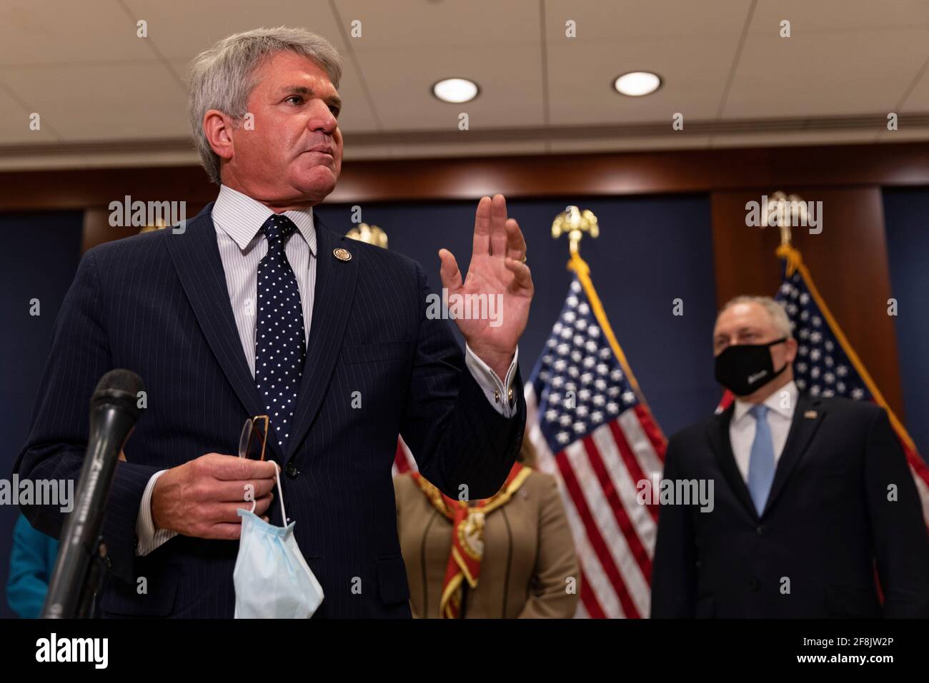 Washington, Stati Uniti. 14 Apr 2021. Il Rep. Michael McCaul (R-TX) ha parlato alla conferenza stampa che si terrà martedì 13 2021 aprile a Washington, nel Campidoglio degli Stati Uniti. I membri repubblicani della Camera hanno parlato del loro recente viaggio nel confine meridionale e dell’aumento dei bambini che attraversano il confine negli Stati Uniti. Photo by Tasos Katopodis/UPI Credit: UPI/Alamy Live News Foto Stock