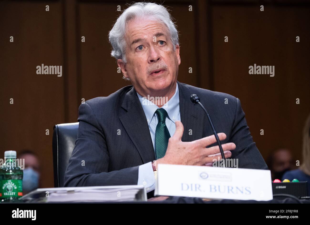 Il direttore della CIA William Burns testimonia durante un Comitato di selezione del Senato sull'audizione di intelligence sulle minacce mondiali, su Capitol Hill a Washington, DC, 14 aprile 2021.Credit: Saul Loeb/Pool via CNP /MediaPunch Foto Stock