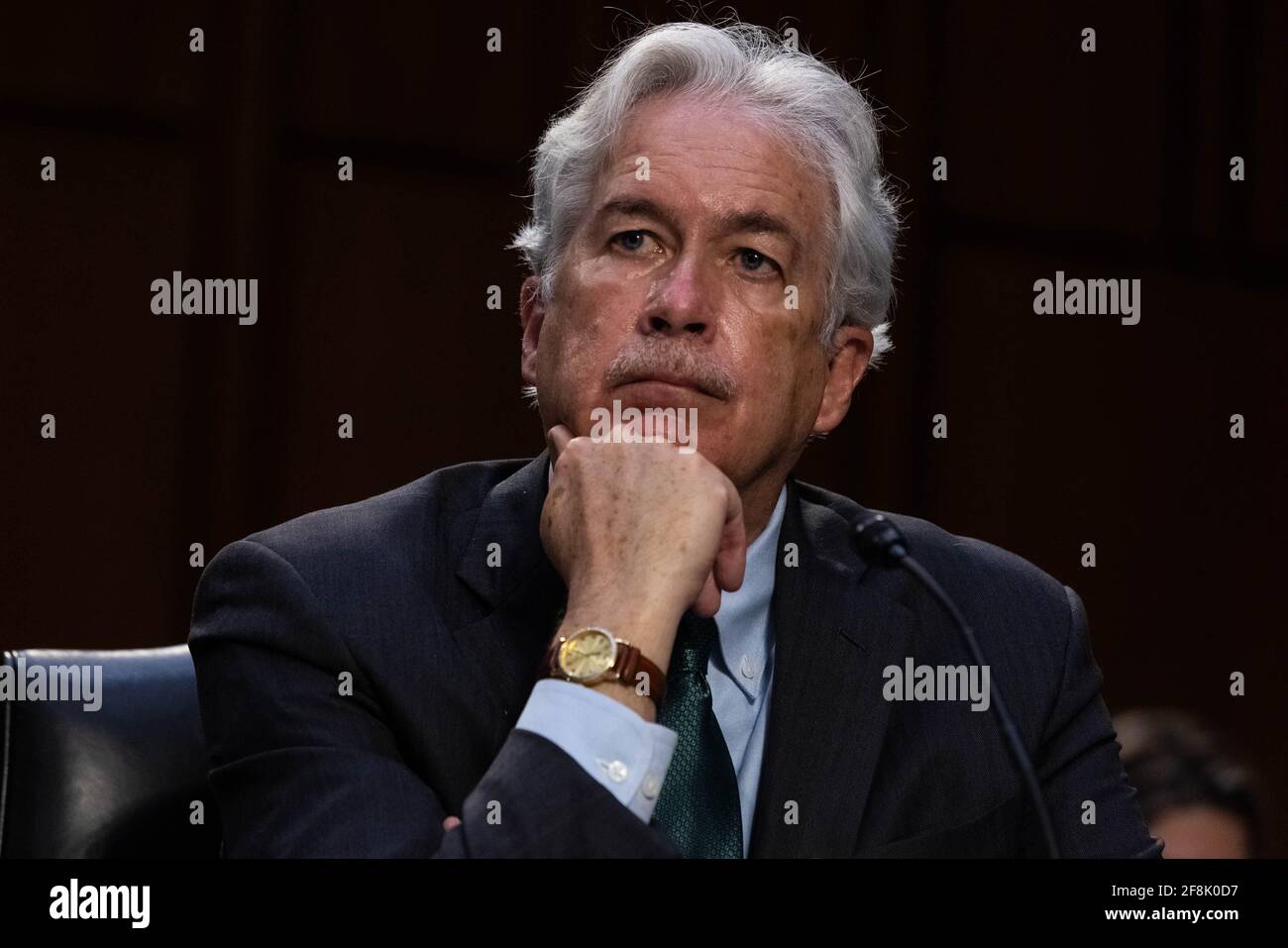 William J. Burns, direttore della Central Intelligence Agency (CIA) si occupa di un'audizione del Comitato di intelligence del Senato sulle "minacce internazionali", a Capitol Hill, a Washington, mercoledì 14 aprile, 2021Crediti: Graeme Jennings/Pool via CNP /MediaPunch Foto Stock