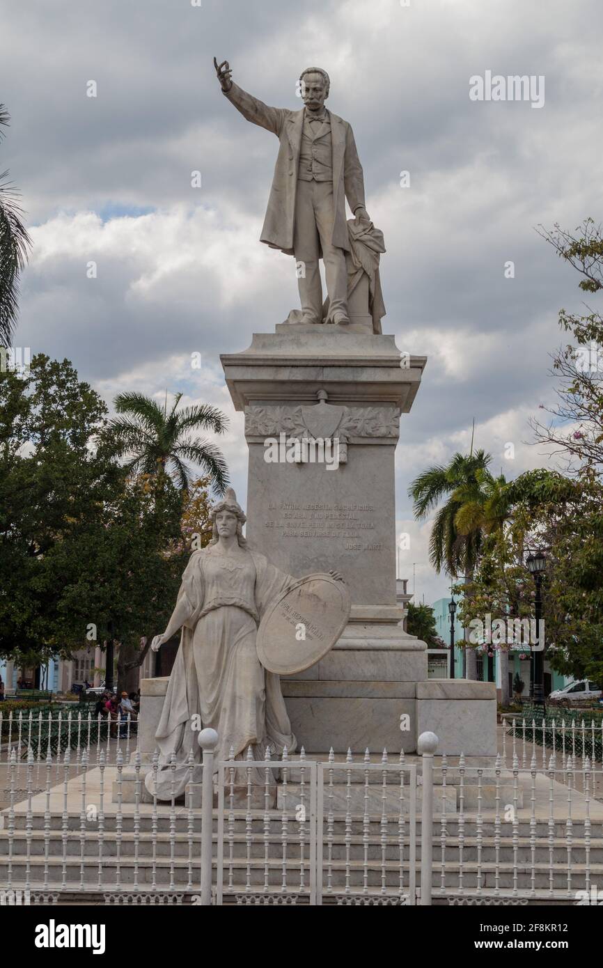 Statua di Jose Marti in piazza Parque Jose Marti a Cienfuegos, Cuba. Foto Stock