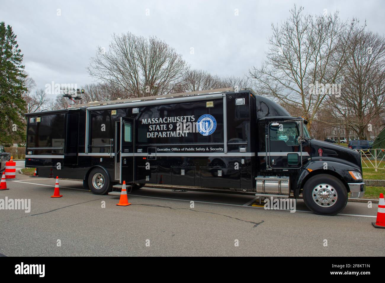 Massachusetts state Police Executive Office of Public Safety and Security Vehicle a Hopkinton vicino alla Boston Marathon Start Line, Hopkinton, ma, USA. Foto Stock