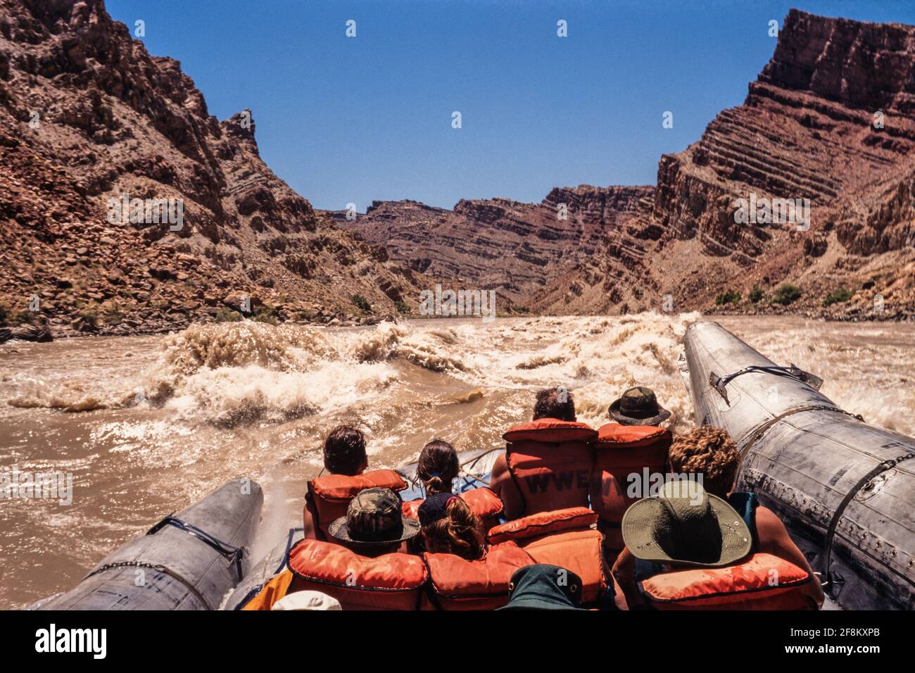 Rafting sulle rapide di Big Drop del Cataract Canyon sul fiume Colorado in alta acqua. Canyonlands National Park, Utah. Foto Stock