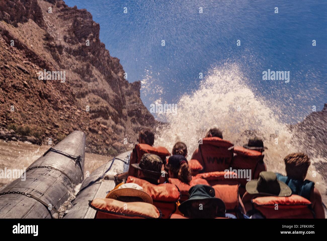 Rafting sulle rapide di Big Drop del Cataract Canyon sul fiume Colorado in alta acqua. Canyonlands National Park, Utah. Foto Stock