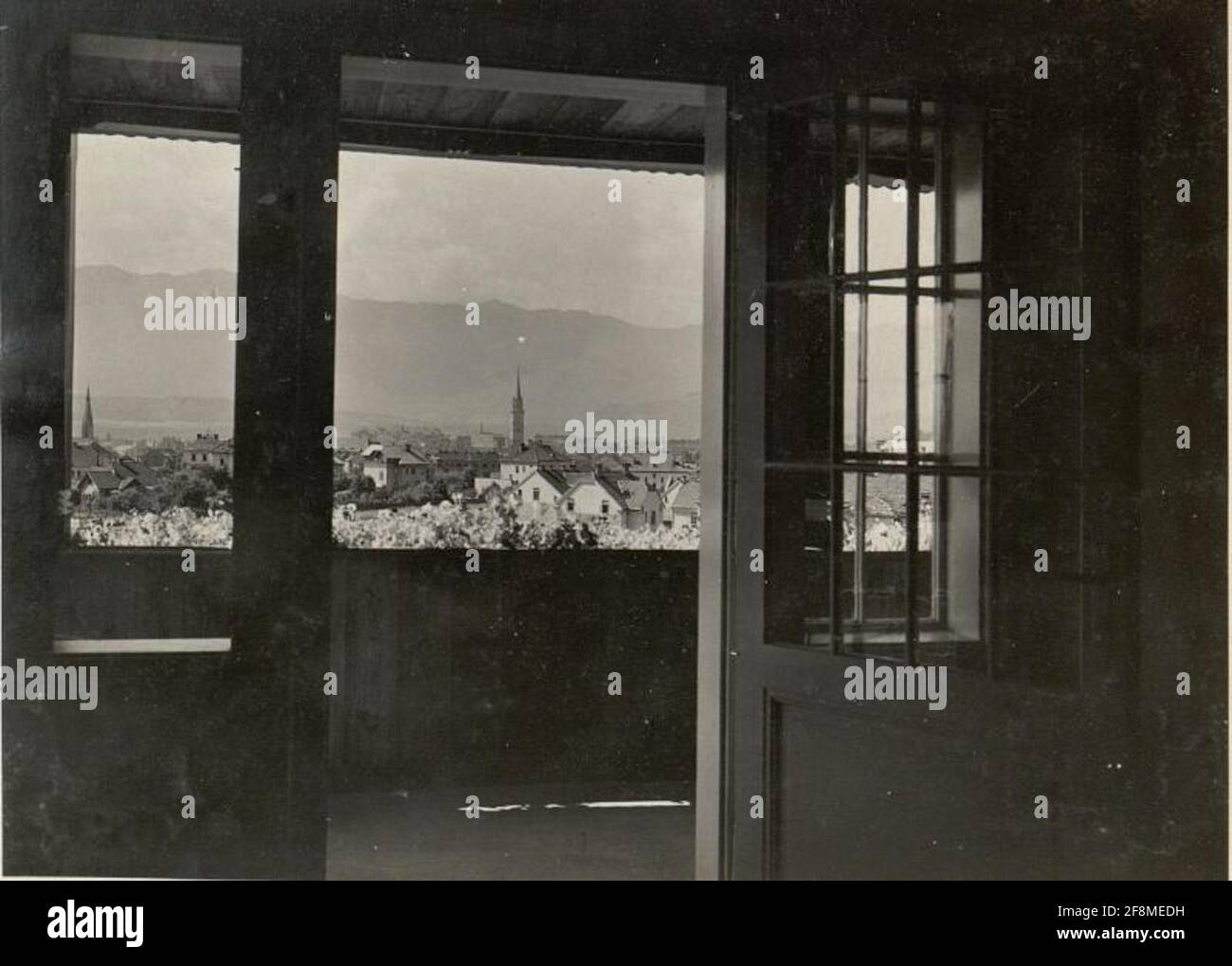 K.u.k. Stazione meteorologica sul campo ONG.6 del 10 ArmeeKMDO a Villach. Vista attraverso le porte del balcone su Villach. Open.am 11.VII.1916. . Foto Stock