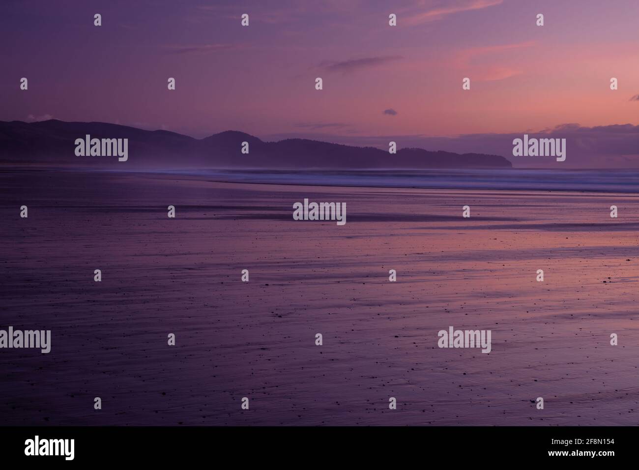 Tramonto malva, Oceanside, Oregon Foto Stock