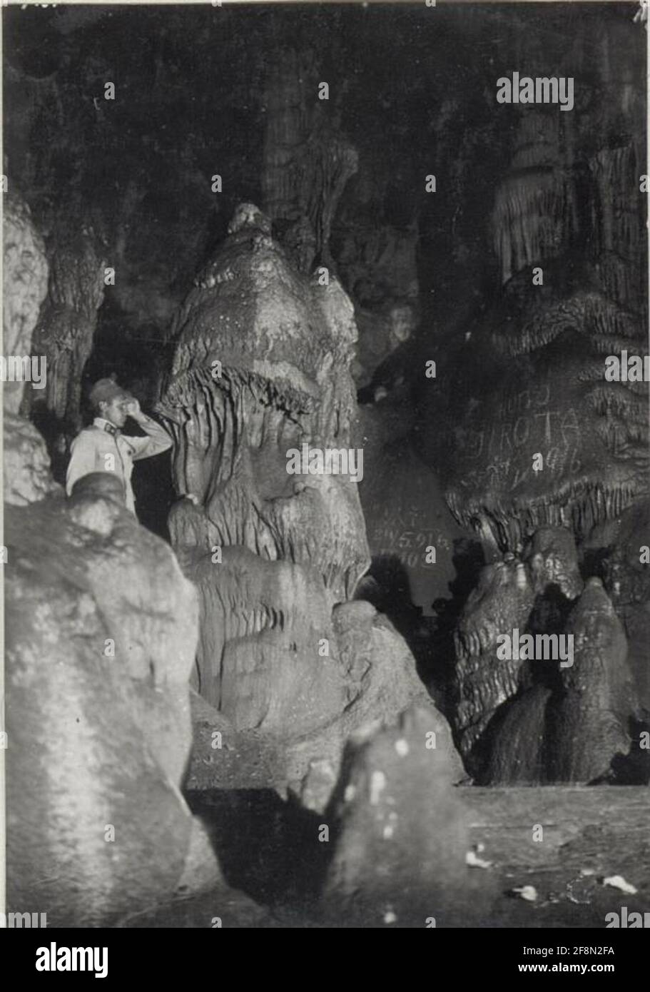 Sala colonna nella cavità dell'acqua. Foto Stock