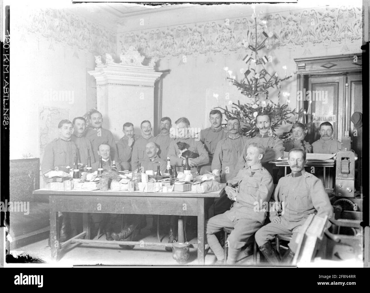 Consegna dei regali di Natale al K. MP. Abbonda 3; probabilmente brzezany, galizia; fotografie: Erano dispositivi guerrieri 3. Foto Stock