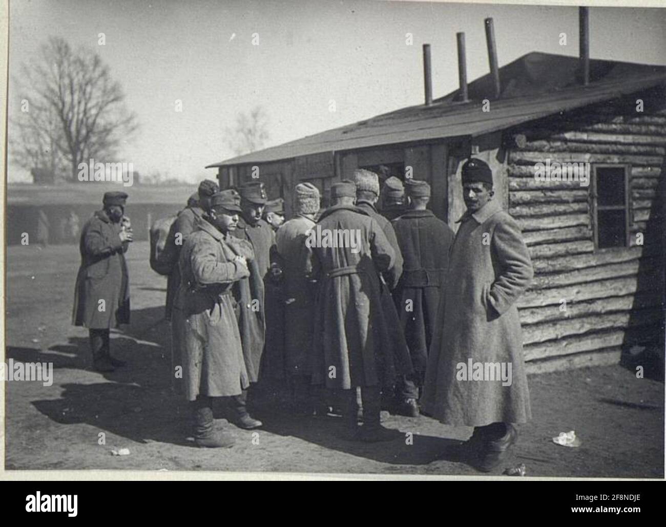 Presentazione di soldati russi e anche east. - truppe ungheresi, che tornano a casa dal prigioniero di guerra. Foto Stock