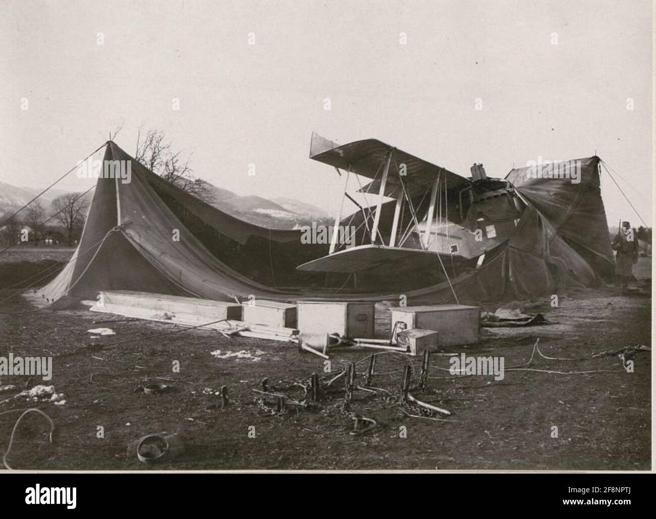 Da tempesta distrutto aereo D.49.Fl.Com p. . Foto Stock