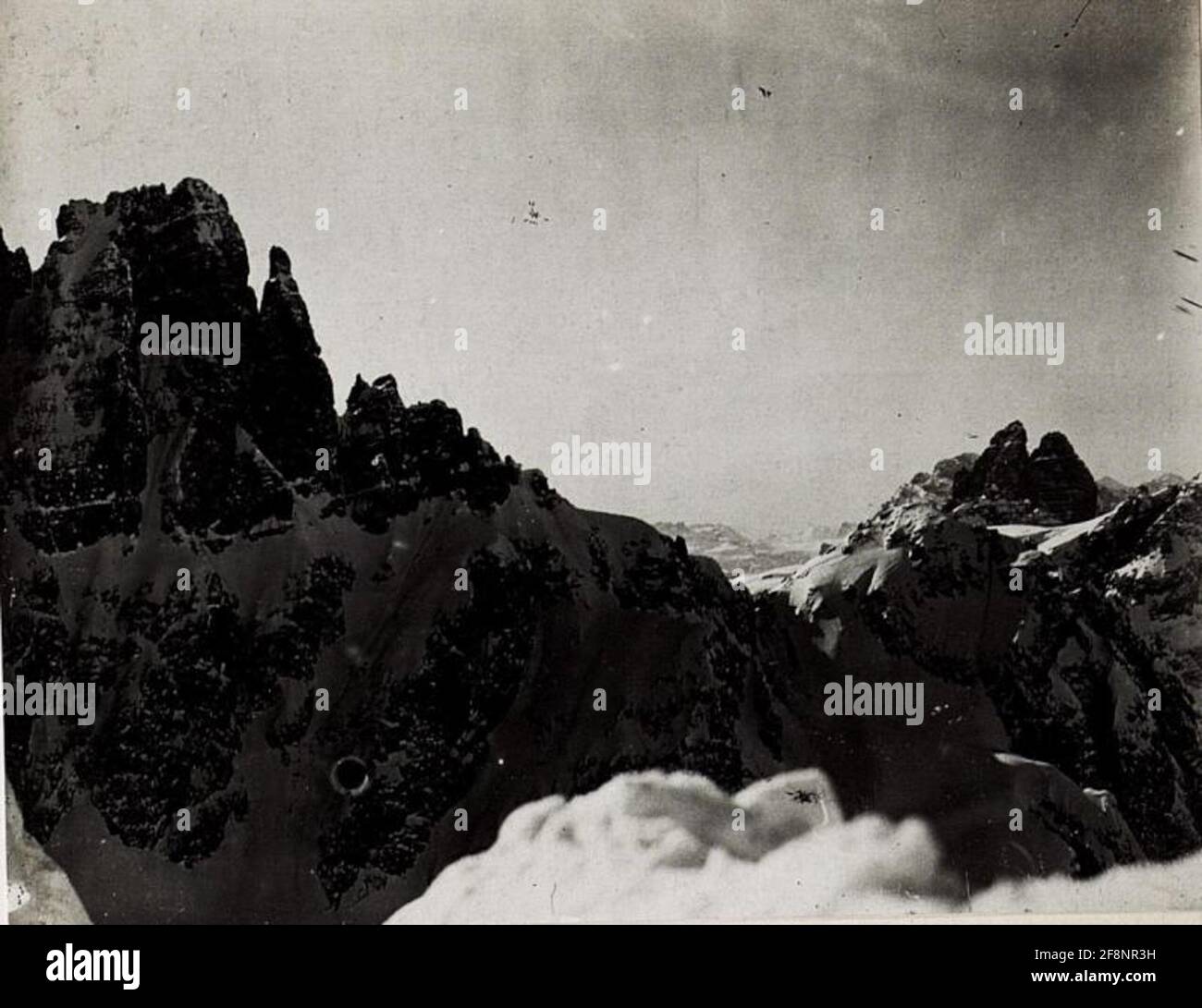 La carta di Elf (propria) poi nemico tre piedi e nemici. . Foto Stock