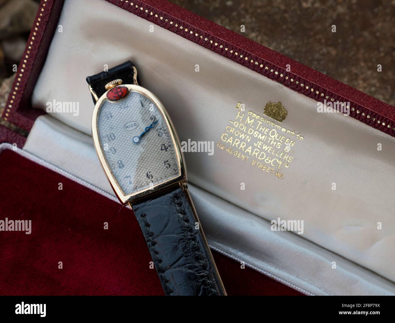 Orologi da polso Gentlemans Vintage 1930 Bugatti Foto stock - Alamy