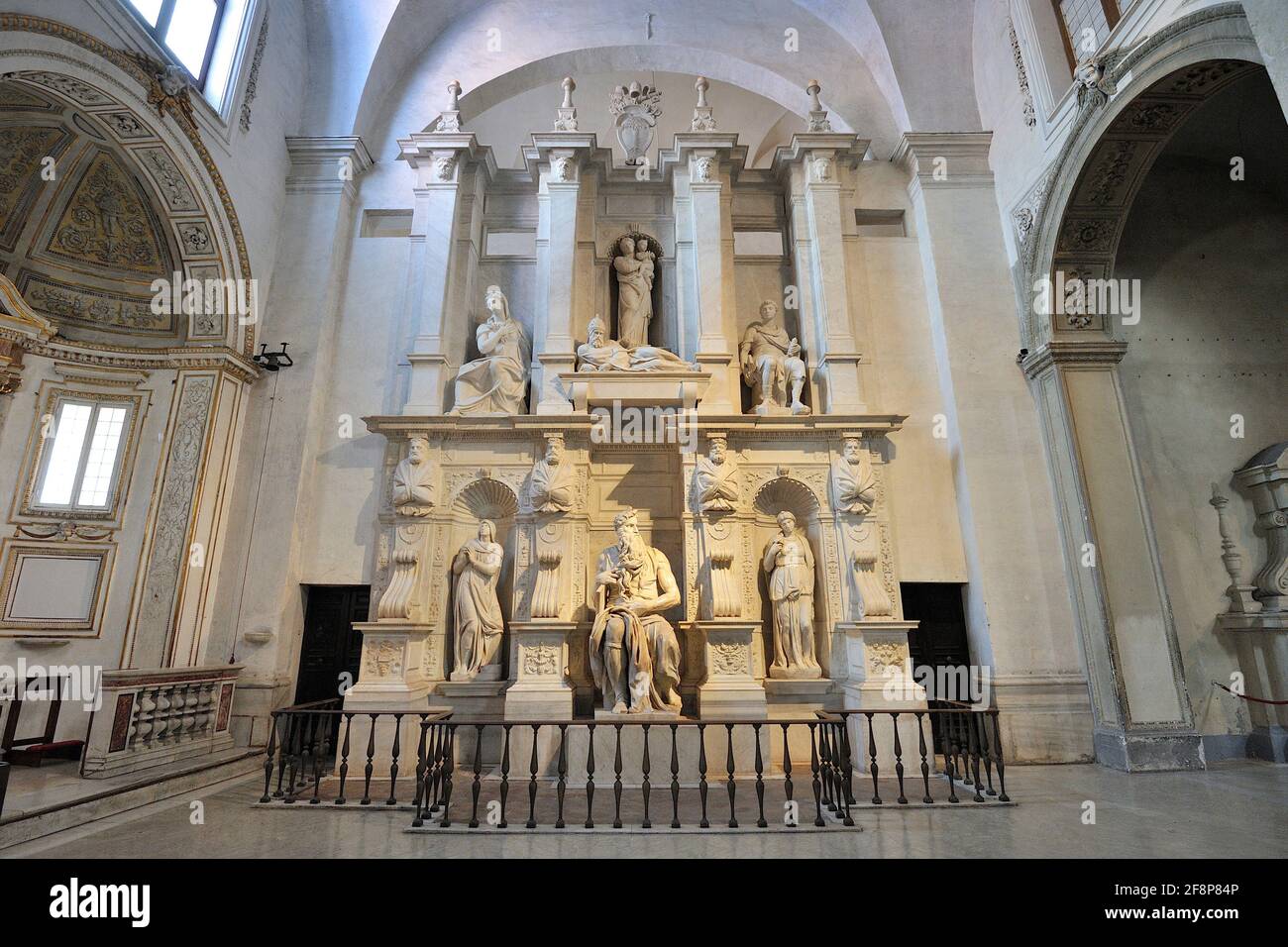 foto di basilica di san pietro in vincoli