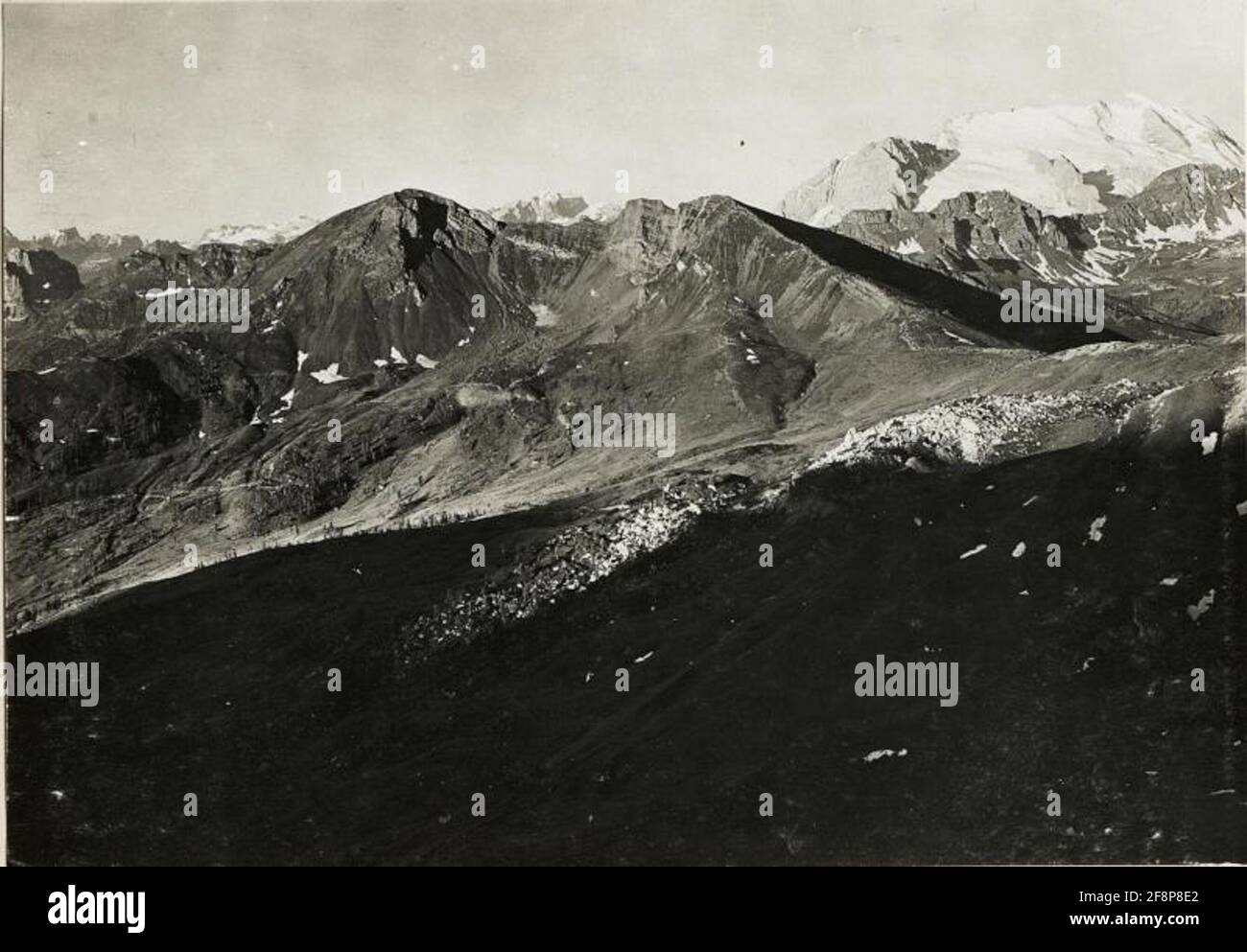 SETTSASS: Vista del Monte. SIEF e col di Lana. . Foto Stock
