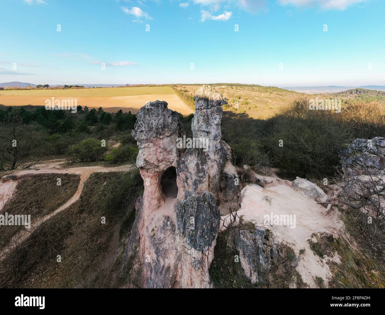 Roccia di cammello vicino a Pilisborosjeno città in Ungheria. Forma geologica di Amazingh. Famosa attrazione turistica nell'area di Budapest. Foto Stock