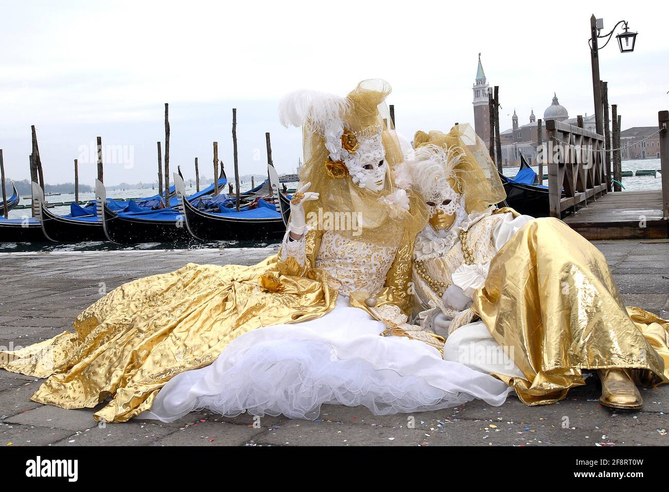 Carnevale di Venezia, due persone in costume da carnevale, Italia, Venezia Foto Stock