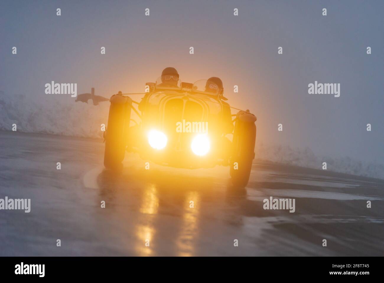 fuscher toerl, austria, 25 settembre 2015, roadster d'annata delahye al grossglockner grand prix, gara per auto classiche su una strada di montagna Foto Stock
