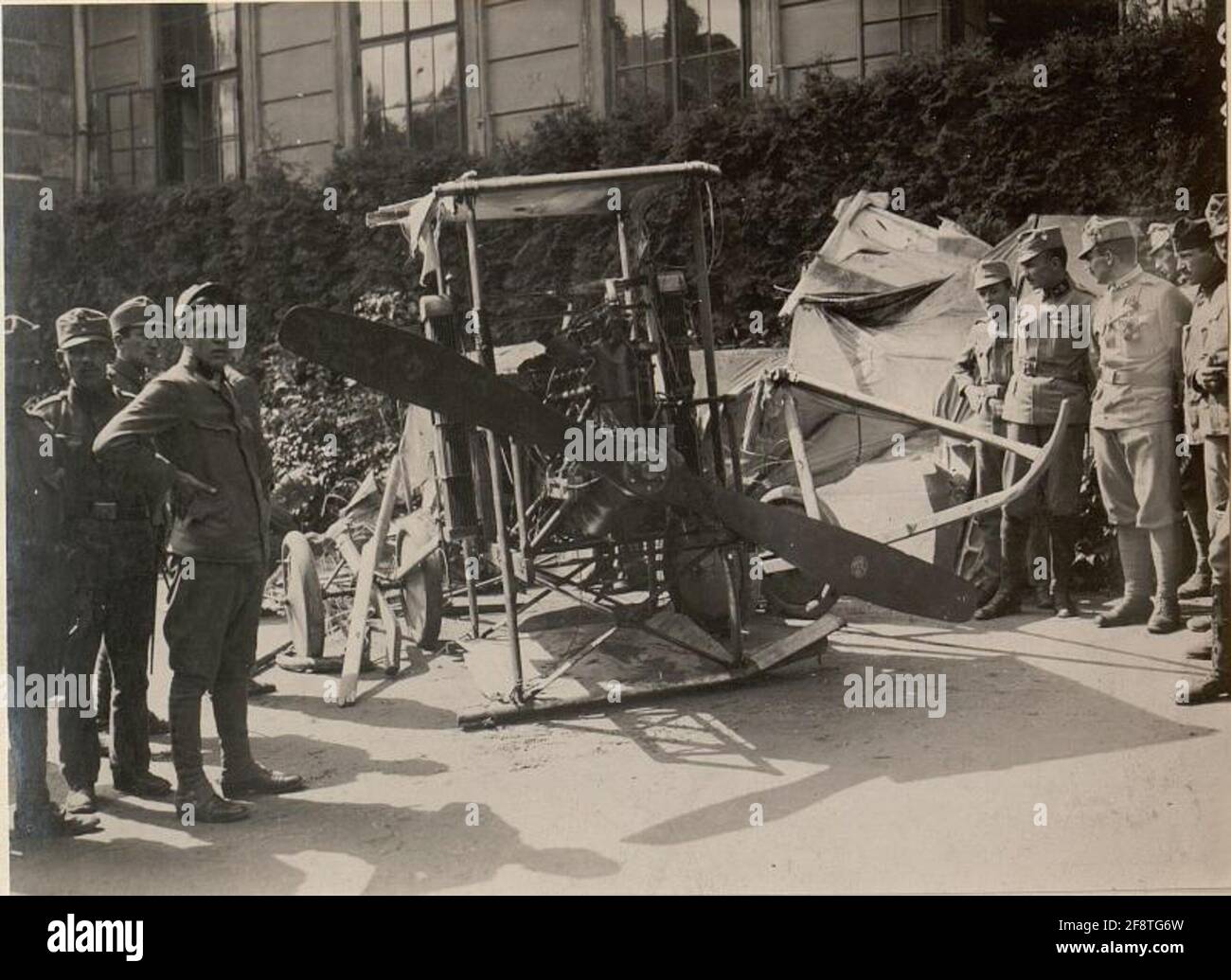 Il giro turistico degli aerei italiani è sceso il 4 luglio 1916. Registrato il 5 luglio 1916.. Foto Stock