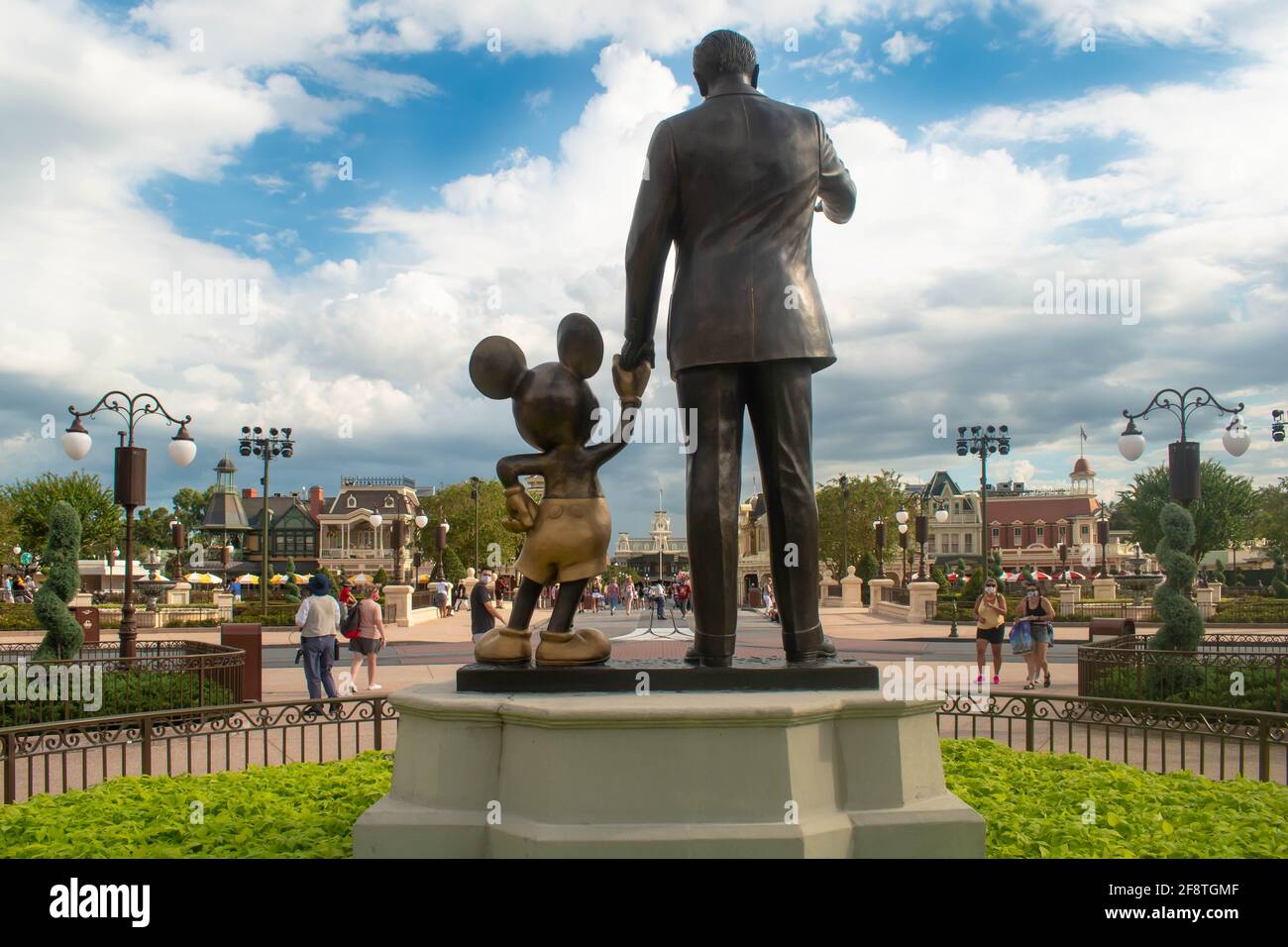 Orlando, Florida. 02 settembre 2020. Vista dall'alto della statua dei Partner (Walt Disney e Topolino) al Magic Kingdom (165) Foto Stock