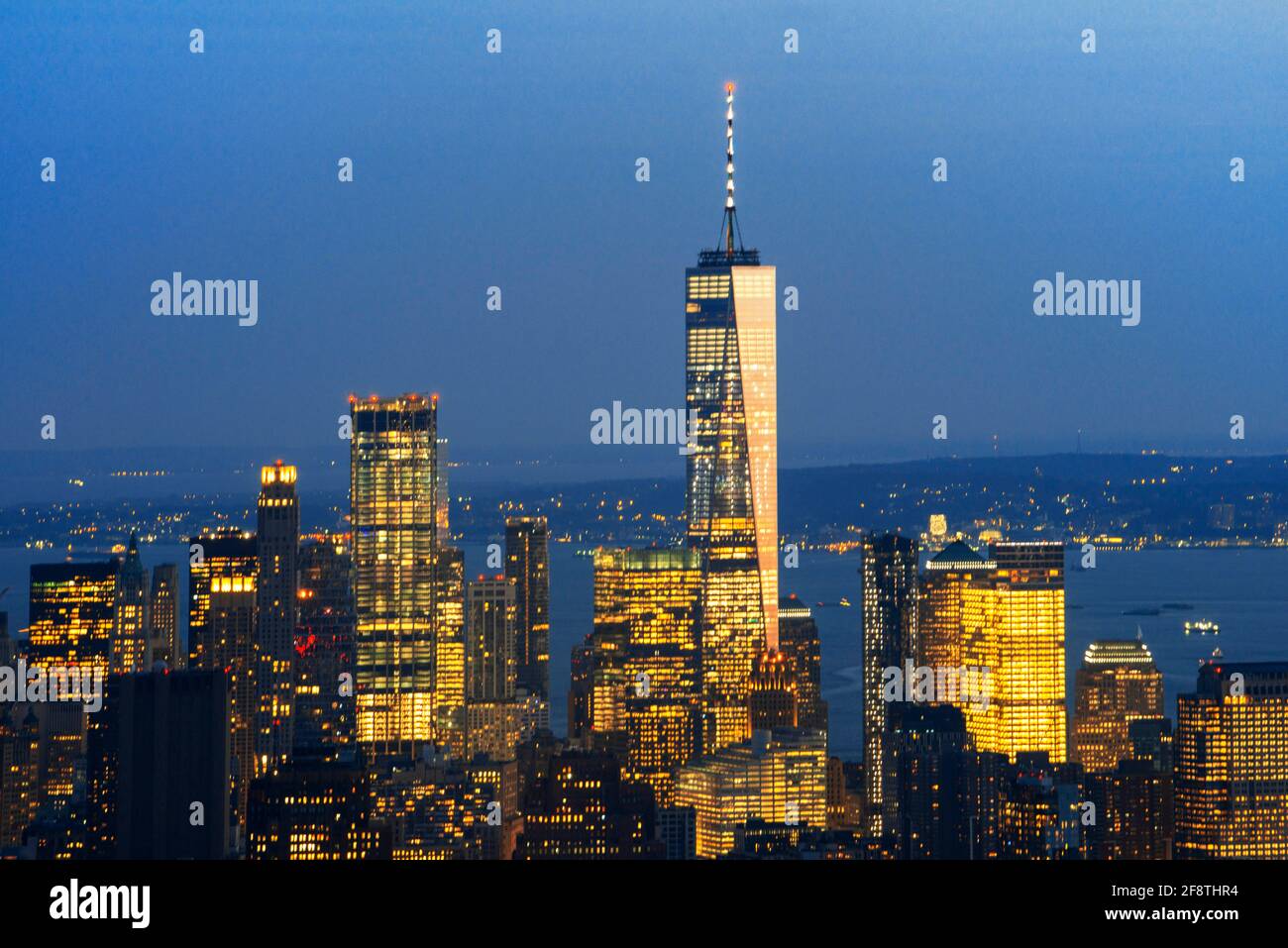 Vista aerea dell'edificio del centro commerciale One World dall'Empire state Building di New York. Foto Stock