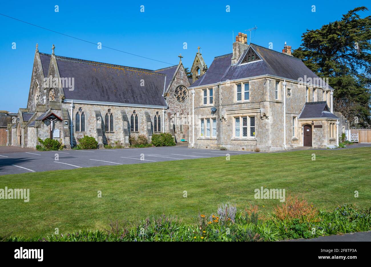 Santa Caterina d'Alessandria, una parrocchia di grado II del 1863 a Littlehampton, West Sussex, Inghilterra, Regno Unito. Foto Stock