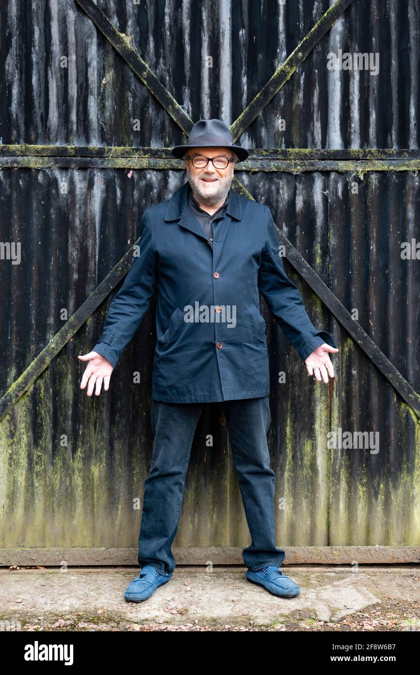 Lanark, Scozia, Regno Unito. 15 aprile 2021. George Galloway e i candidati per il partito All for Unity (ex Alliance for Unity) fanno oggi discorsi di campagna in streaming in diretta in vista delle elezioni scozzesi nel villaggio di conservazione di New Lanark a Lanark. Iain Masterton/Alamy Live News Foto Stock