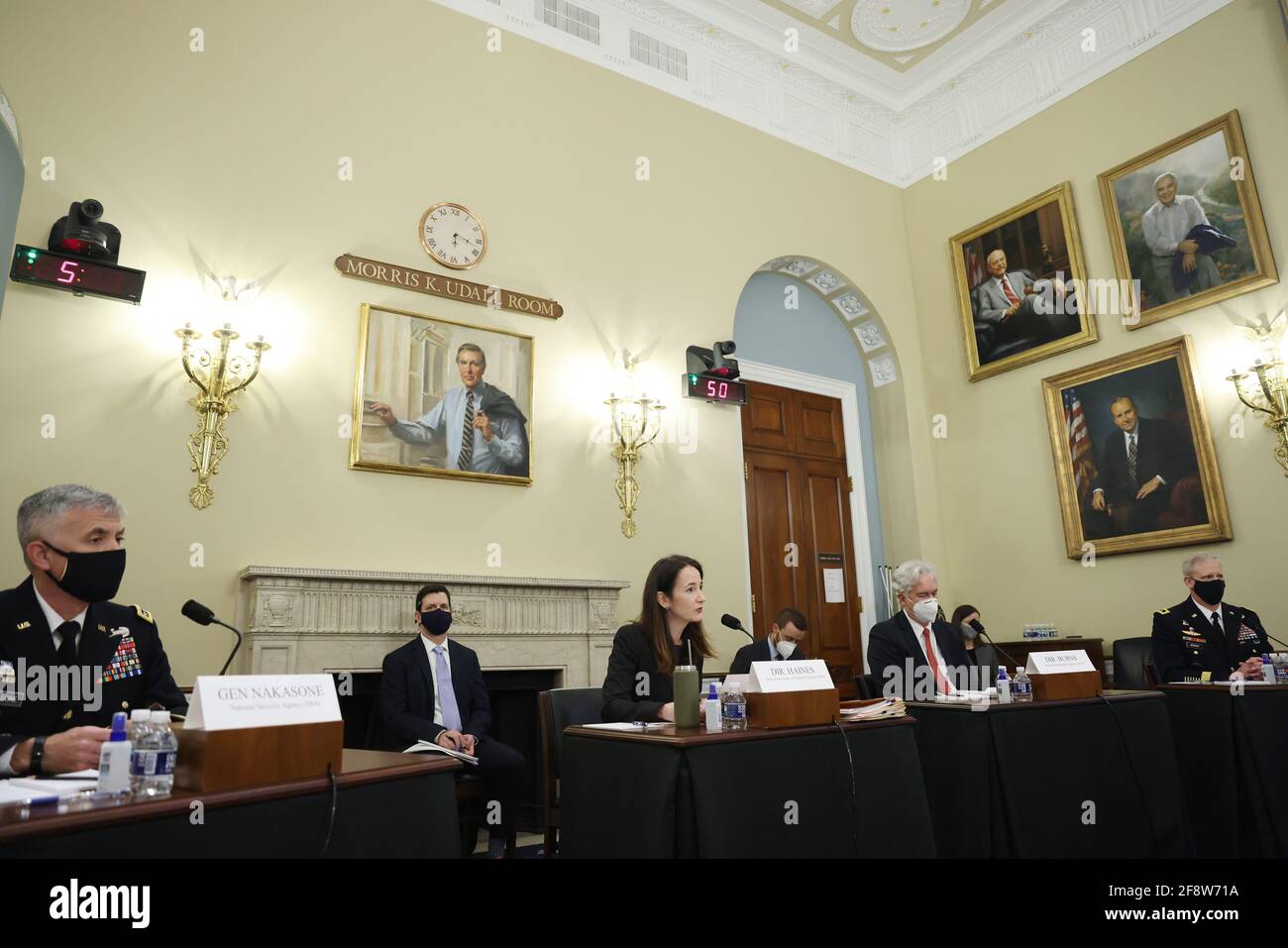 Il Direttore della National Intelligence Avril Haines testimonia come il Direttore della NSA Gen. Paul Nakasone (L), il Direttore della CIA William Burns (2nd R) e il Direttore DIA Lt. Il Generale Scott Berrier Ascolta durante la House Permanent Select Committee on Intelligence tiene la sua annuale World-Wide Threat Hearing al Campidoglio degli Stati Uniti a Washington DC, Giovedì 15 aprile 2021. La commissione ascolterà testimonianze sulle attuali minacce alla sicurezza che gli Stati Uniti e i loro alleati devono affrontare. Photo by Tasos Katopodis/UPI Credit: UPI/Alamy Live News Foto Stock