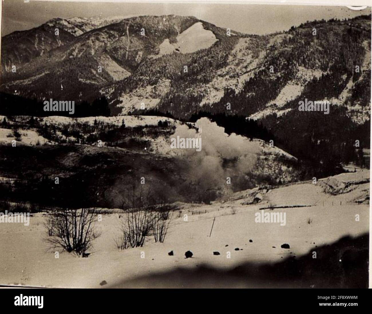 Esplosione di una miniera di 28 cm. . Foto Stock