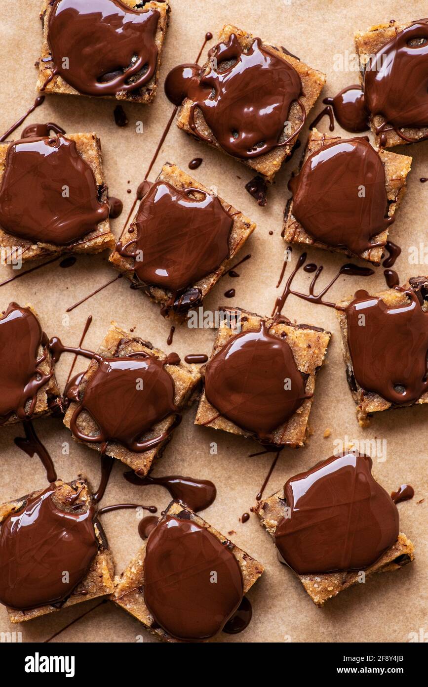 Impasto alimentare di biscotti con scaglie di cioccolato Foto Stock