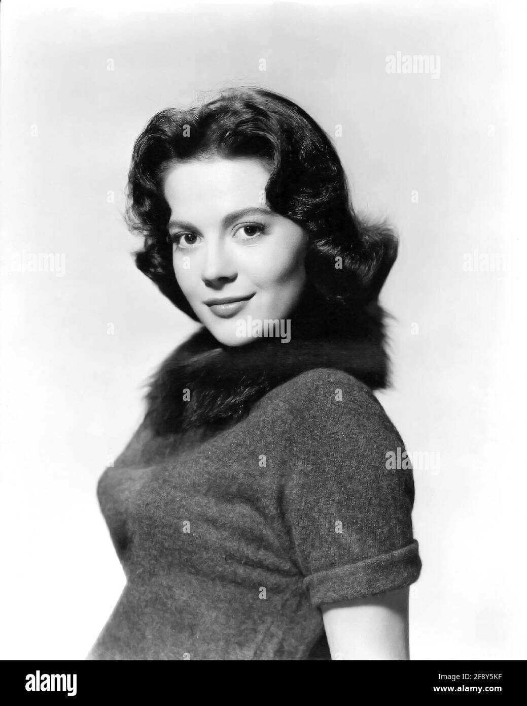 Legno di Natalie. Ritratto dell'attrice americana, Natalie Wood (b. Natalia Nikolaevna Zakharenko, 1938-1981), studio di pubblicità girato, 1958 Foto Stock