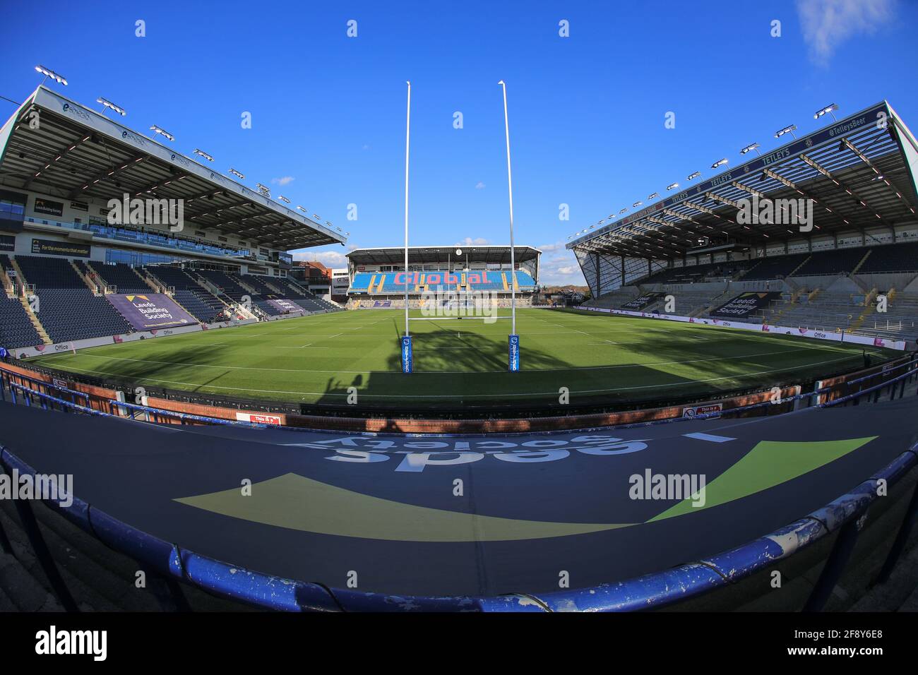 Leeds, Regno Unito. 15 Aprile 2021. Una visione generale dello stadio Emerald Headingley davanti a questa sera Betfred Super League gioco Leeds Rhinos contro Wigan Warriors a Leeds, Regno Unito il 15/2021. (Foto di Mark Cosgrove/News Images/Sipa USA) Credit: Sipa USA/Alamy Live News Foto Stock