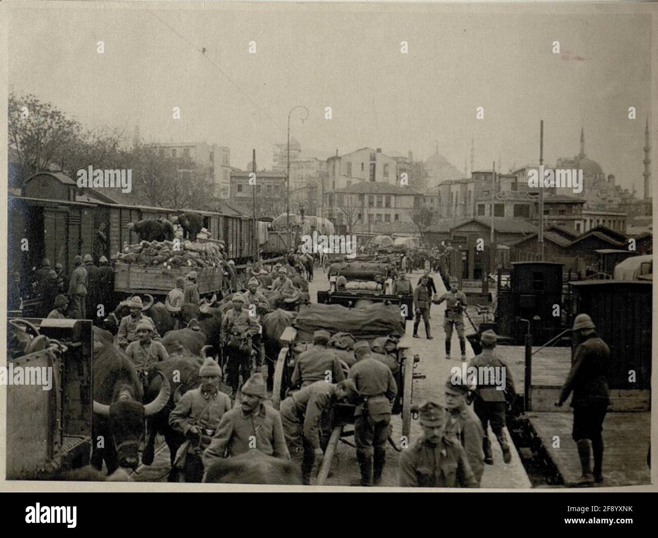 Caricamento della batteria nella stazione Sirkedji 30.11.1916. Foto Stock