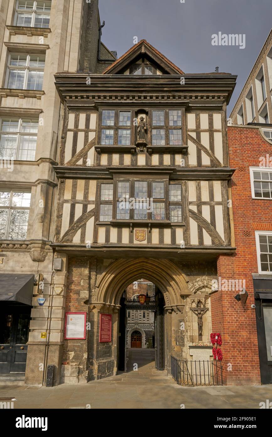 ingresso alla chiesa di st batholomews Foto Stock