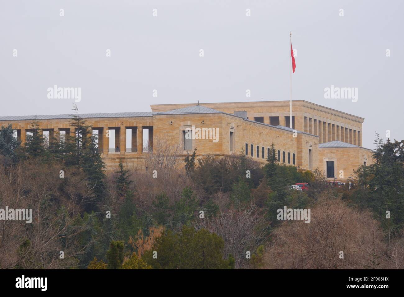 Mausoleo di Ataturk -Anıtkabir- Tomba commemorativa del leader nazionale turco Mustafa Kemal Ataturk a distanza Foto Stock