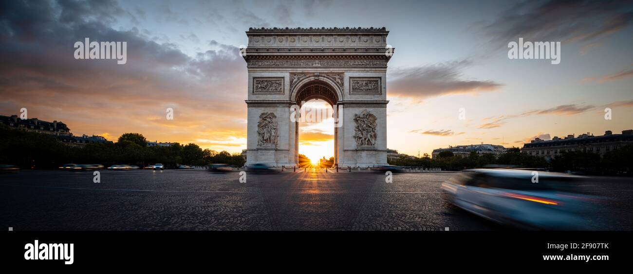 L'Arc de Triomphe de l'Etoile al tramonto, Parigi, Francia, Europa Foto Stock