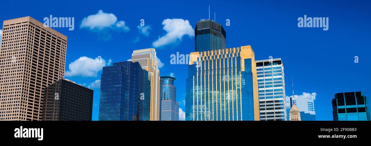 Skyline cittadino con grattacieli, Minneapolis, Minnesota, USA Foto Stock