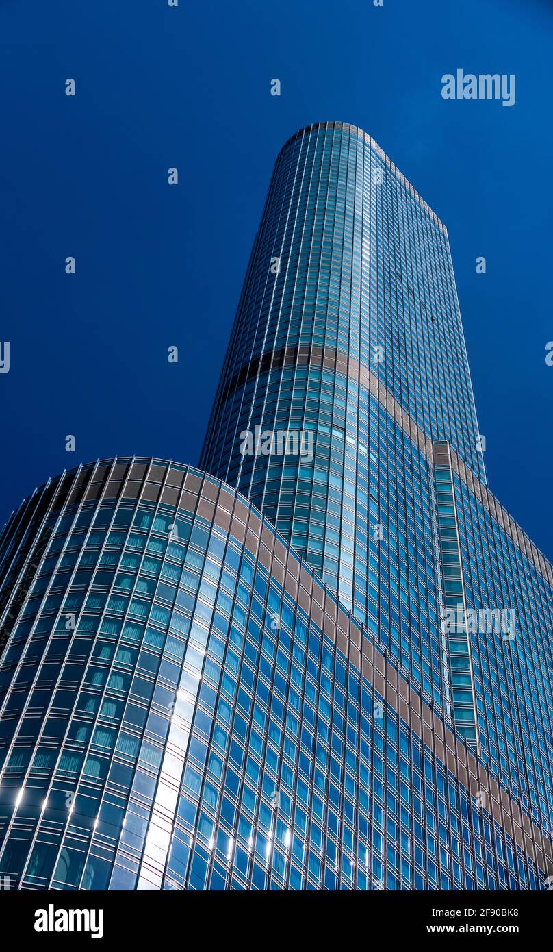 Vista ad angolo basso del Trump International Hotel Tower, Chicago, Illinois, Stati Uniti Foto Stock