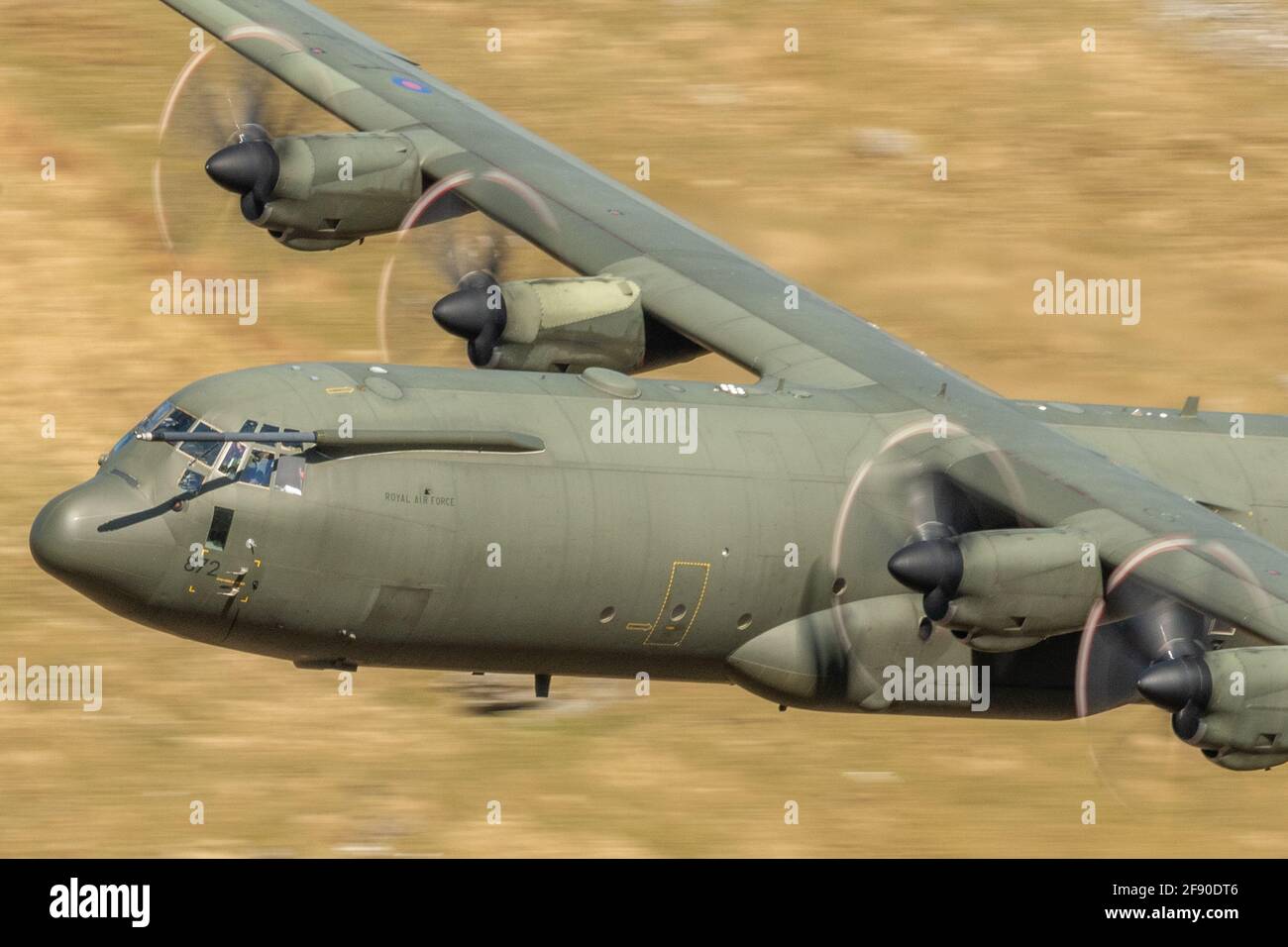 Hercules basso livello nel Mach Loop. Foto Stock