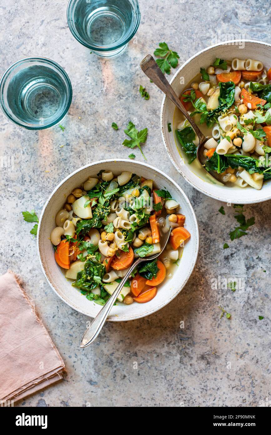 Zuppa di noodle di ceci Foto Stock