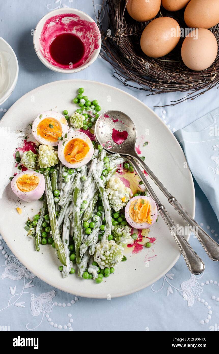 Fagiolo verde e insalata di uova sottaceto Foto Stock
