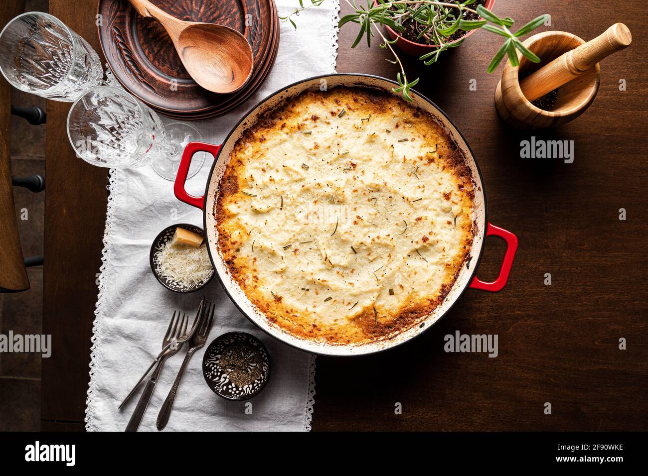 Torta di Pastore sul tavolo da pranzo Foto Stock