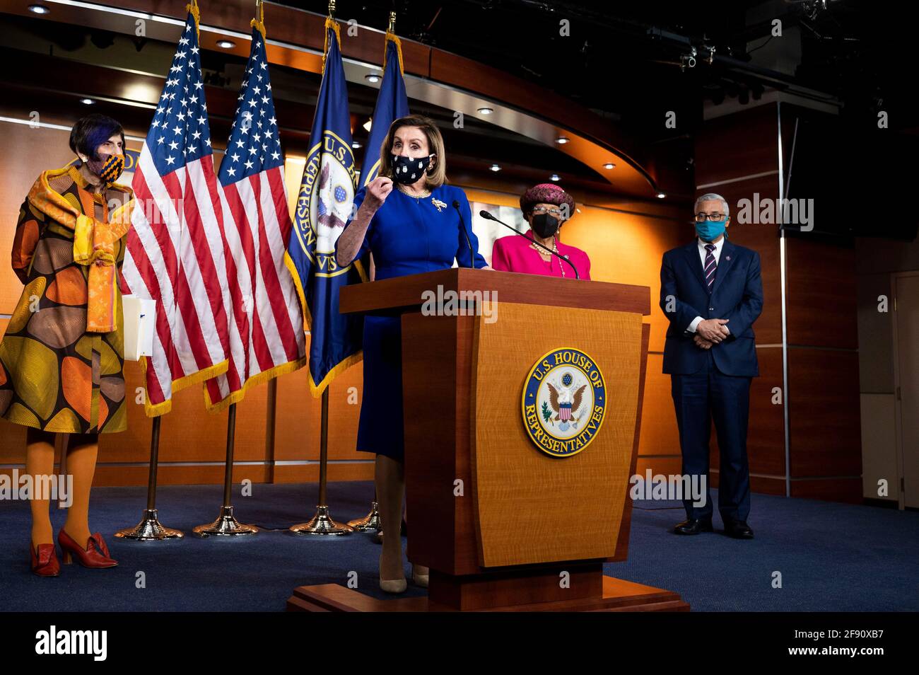 Washington, DC, Stati Uniti. 15 Aprile 2021. 15 aprile 2021 - Washington, DC, Stati Uniti: Altoparlante della casa NANCY PELOSI (D-CA) che parla ad una conferenza stampa circa il Paycheck Fairness Act. Credit: Michael Brochstein/ZUMA Wire/Alamy Live News Foto Stock