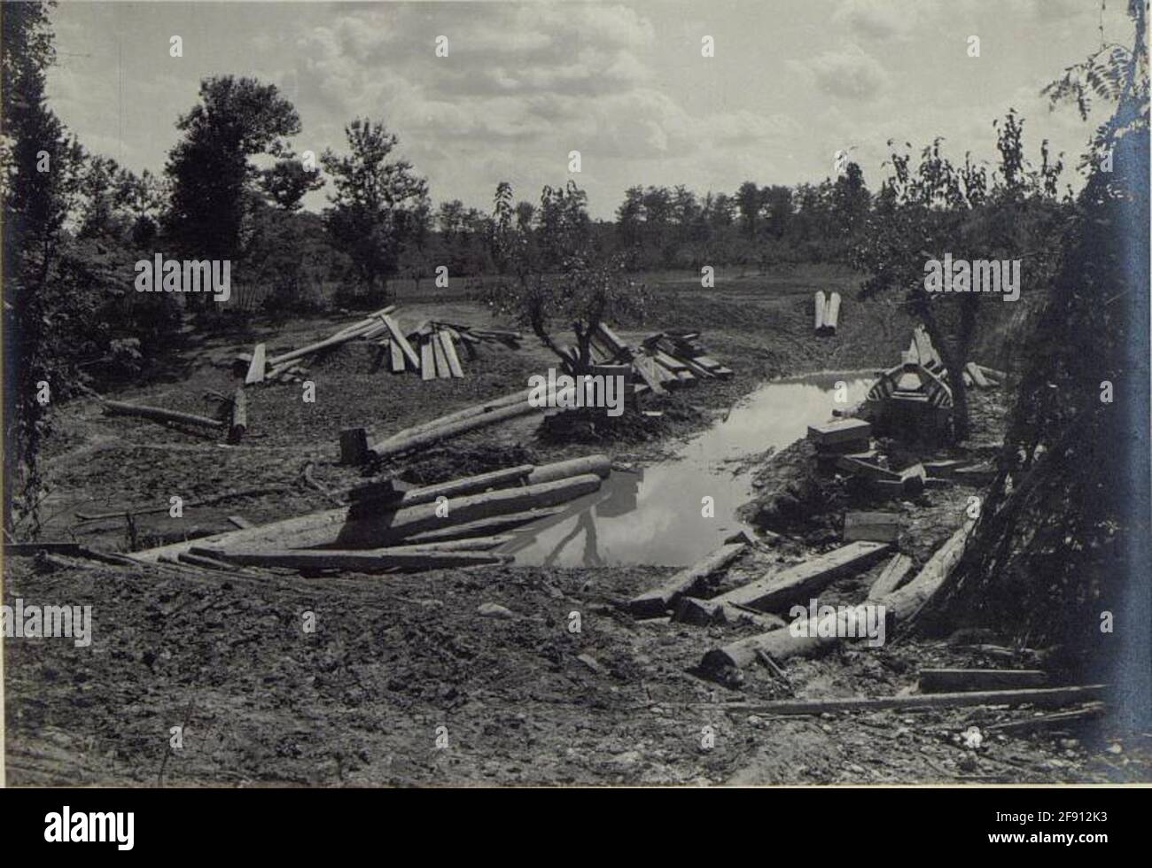 Vlla Jakur, accanto alla strada di campagna. . Foto Stock