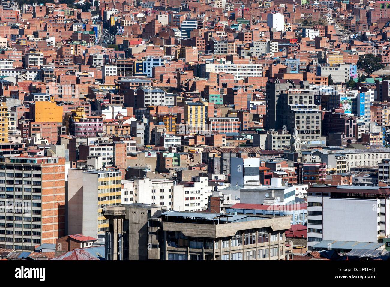 Una vista che mostra la densità di edifici nel centro di la Paz in Bolivia. Foto Stock